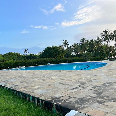 Waves And Wanderlust-Diani Beach Extérieur photo