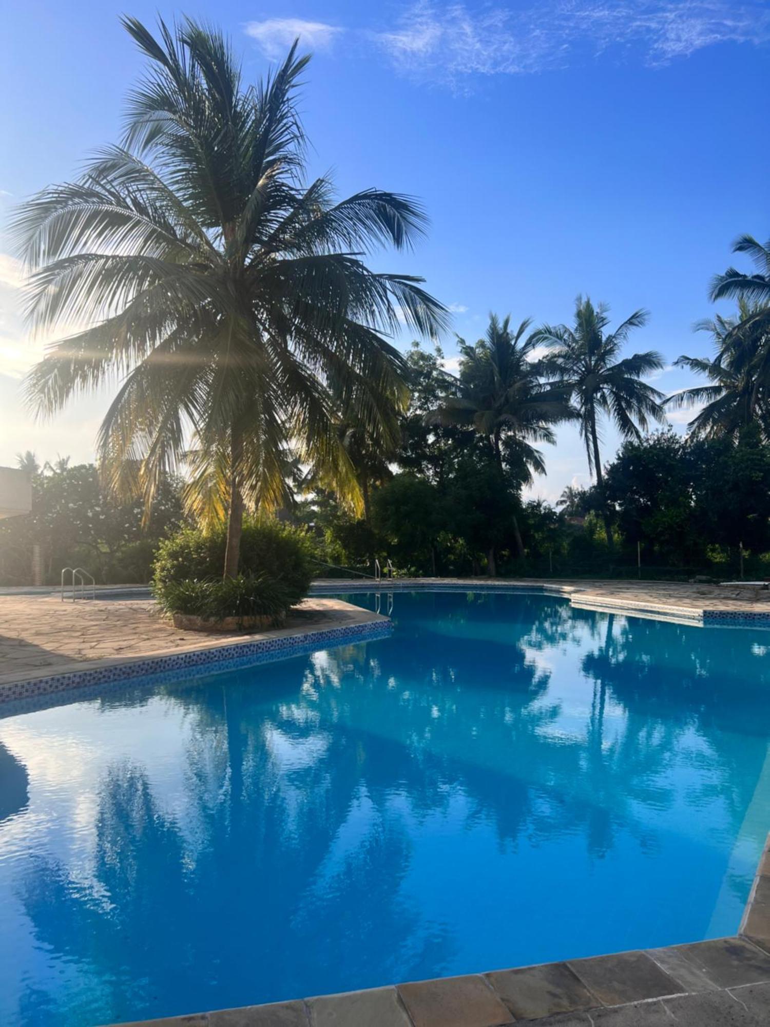 Waves And Wanderlust-Diani Beach Extérieur photo