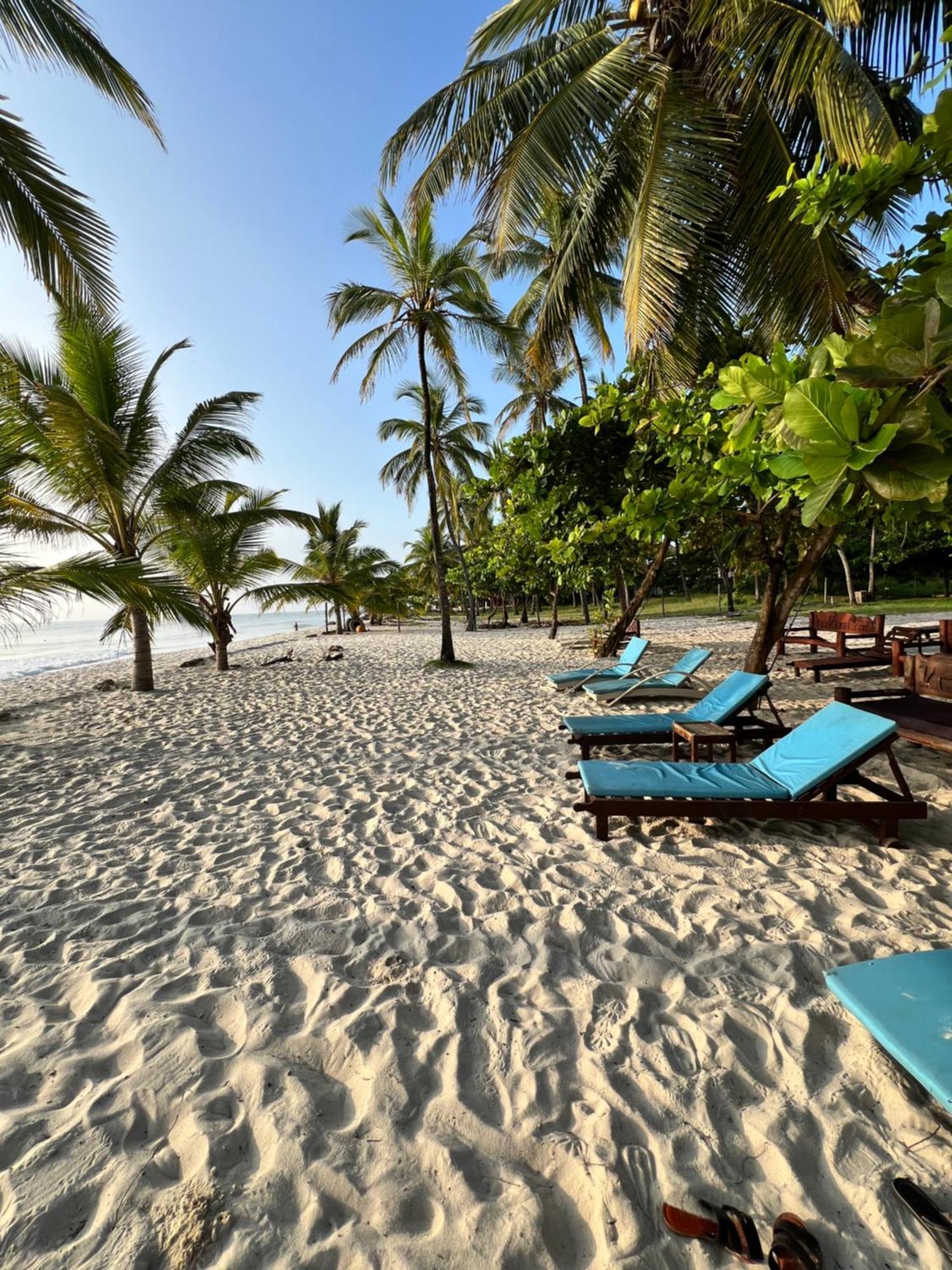 Waves And Wanderlust-Diani Beach Extérieur photo